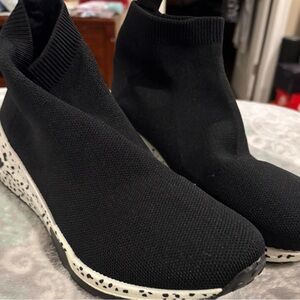 NWOT Black size 10.5-11 women’s shoes